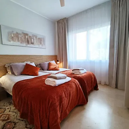 Oasis 3 Bedroom Golden Mile Apartman *