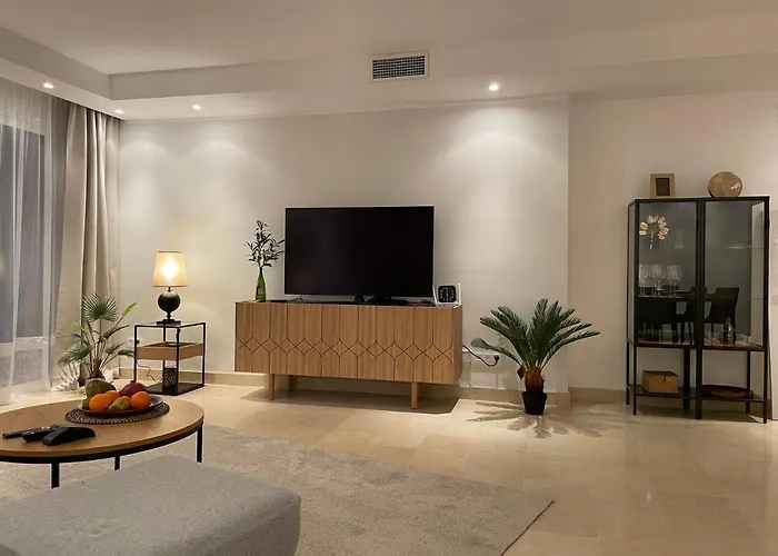 Oasis 3 Bedroom Golden Mile *