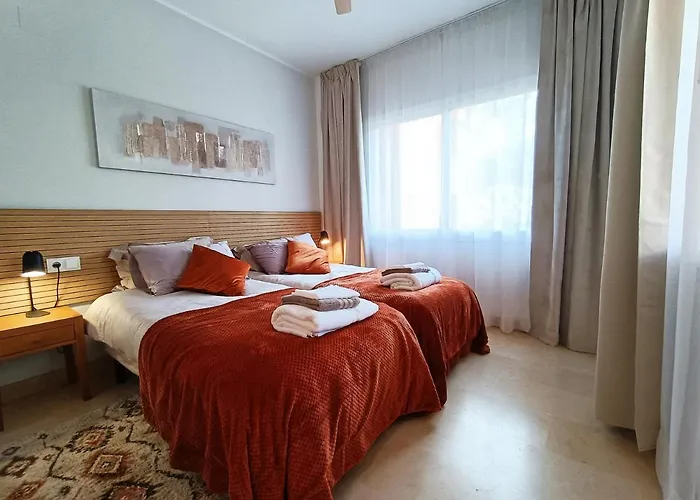 Oasis 3 Bedroom Golden Mile Apartment *