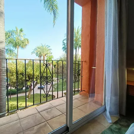 Oasis 3 Bedroom Golden Mile Apartmán *