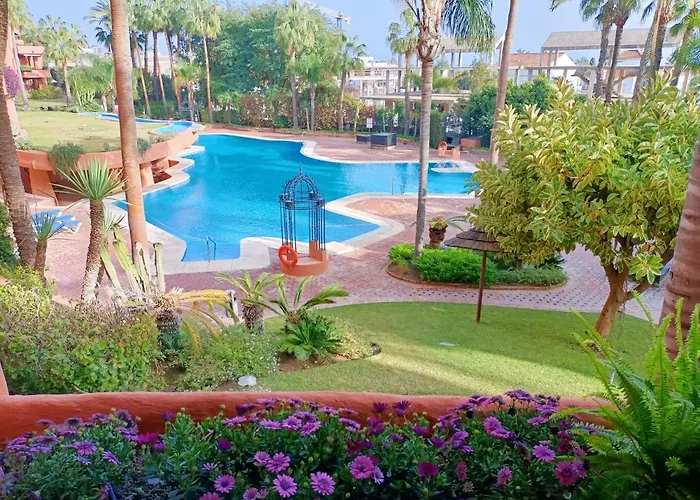 Oasis 3 Bedroom Golden Mile Apartmán *