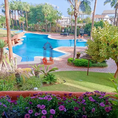 Oasis 3 Bedroom Golden Mile דירה *